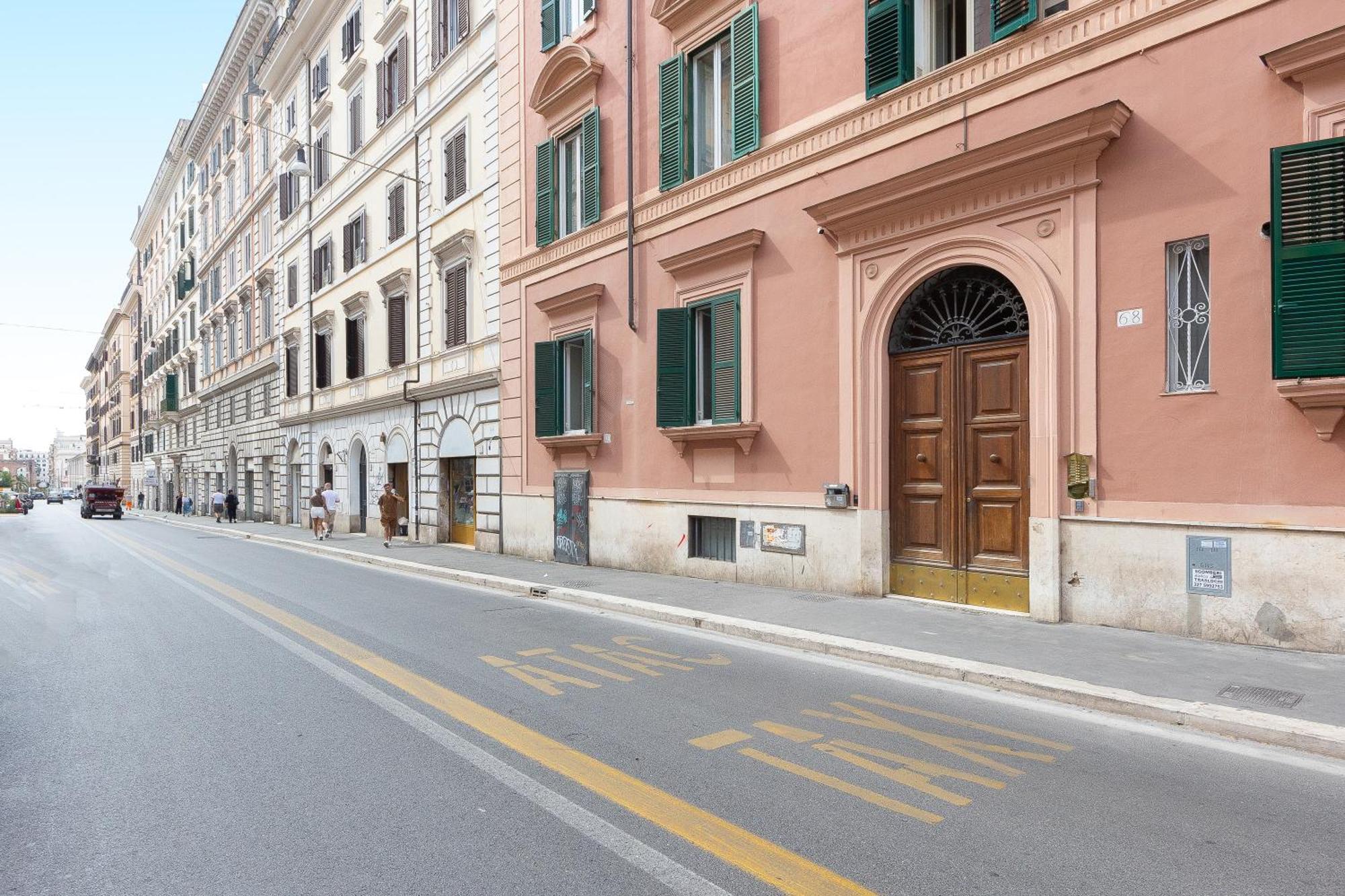 Iron Cityaus Termini Rom Exterior foto